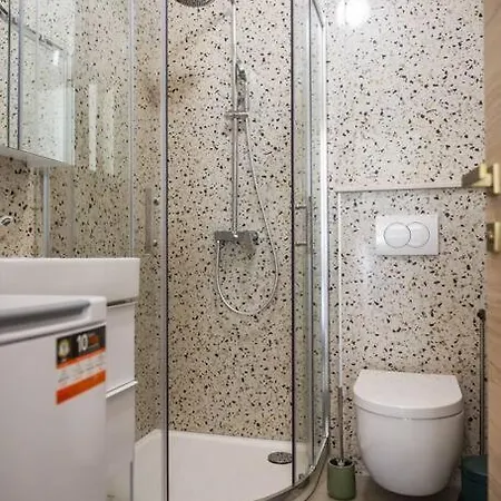 Tiny House With Jacuzzi Baraka * Kaštela